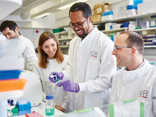 scientists in the lab smiling 547x410 Scientists in the lab laughing