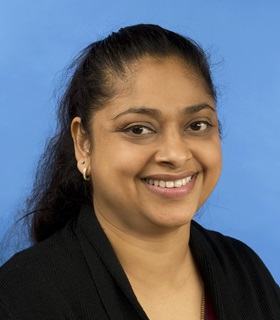 Headshot of Mona Parmar